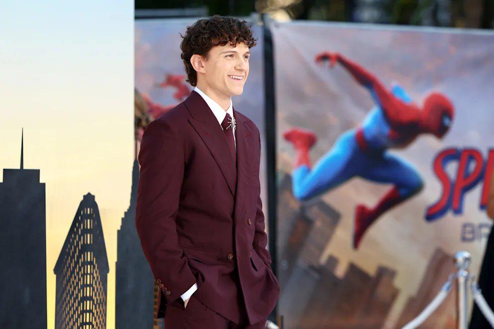 Góc Nhìn MMOO: Tom Holland đùa: Ủng hộ Tottenham có lẽ là một trong những quyết định tồi tệ nhấ