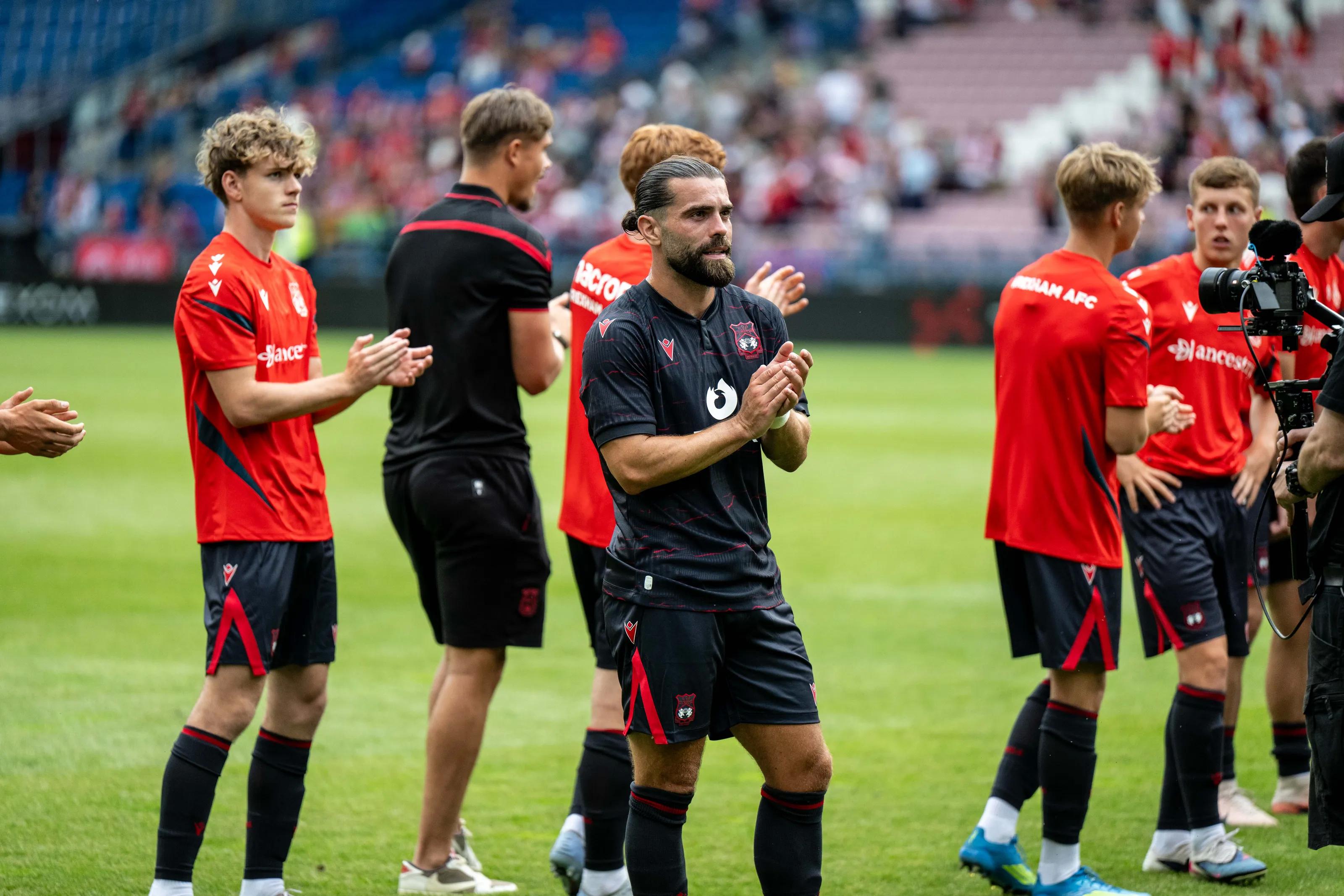 Góc Nhìn MMOO: Chính thức: Wrexham giải ước với công thần Elliott Lee, anh từng theo đội lên hạng 