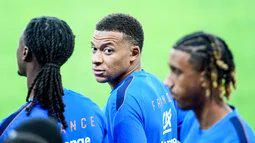 Góc Nhìn MMOO: Mbappe: Như Ronaldo 41 tuổi vẫn đá đội tuyển? Pháp sẽ không để tôi đá đến 41