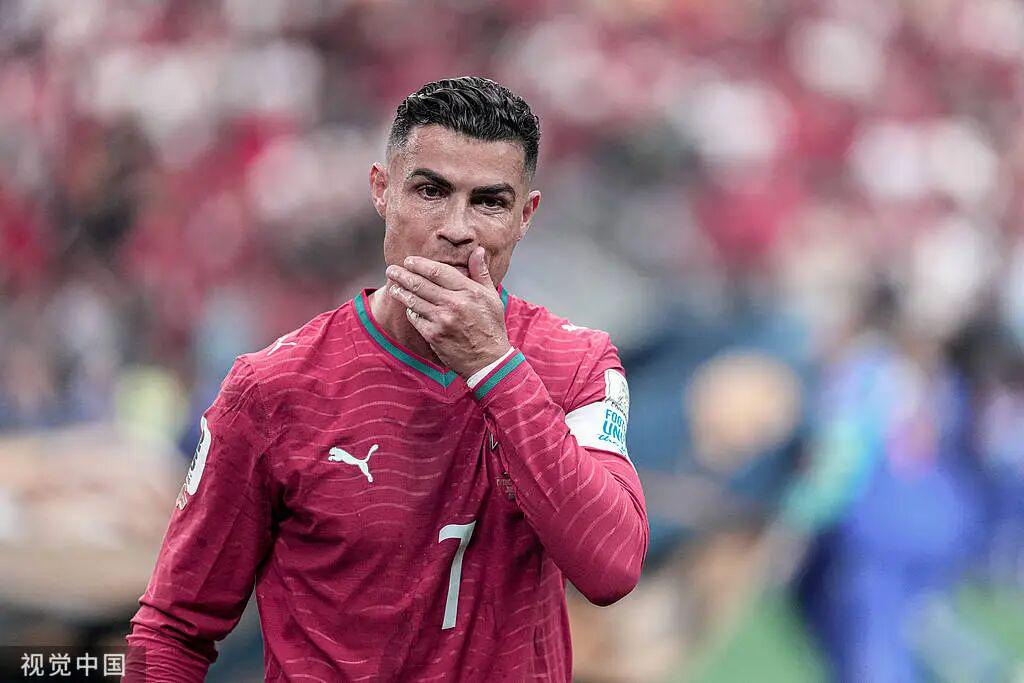 Góc Nhìn MMOO: Giải mã toàn cảnh Ronaldo rời đội: bất mãn vì ngồi dự bị không được vào sân!